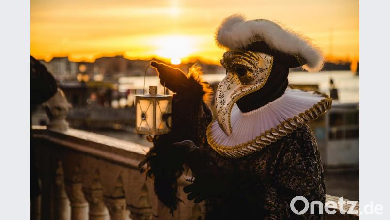 Im venezianischen Karneval sieht man heute noch diese Schnabelmasken. Pestärzte trugen sie einst. Bild: Foto-Spors – stock.adobe.com