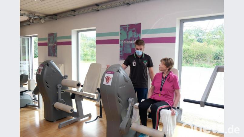 Die Einheiten der Onkologischen Trainingstherapie (OTT) sowie die Yogakurse finden ab sofort im Fitnessstudio Balance im TV Amberg statt. Bild: Klinikum/Dietl/exb