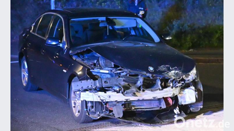 Am BMW der Unfallverursacherin entstand Totalschaden. Bild: gf