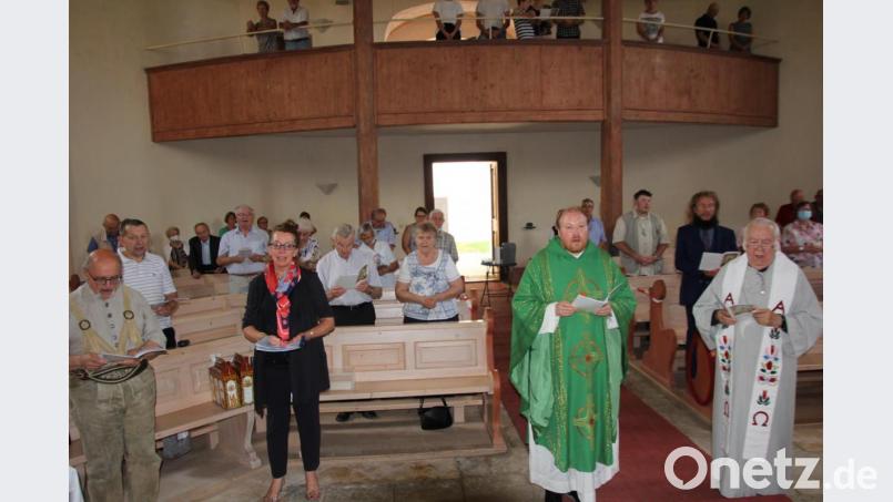 Mit dem gemeinsam gesungenen Lied &quot;Auf Kinsberges Höhen&quot; endete der Festgottesdienst. Bild: kro