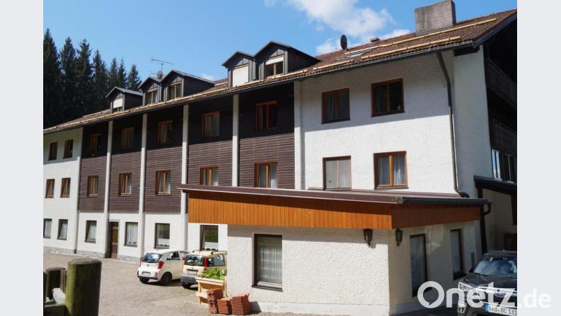 Das bisherige Gebäude kann bald nicht mehr genutzt werden. Die STE braucht einen neuen Standort. Bürgermeister Kreuzer sieht gute Chancen für den Fortbestand der Einrichtung in Schönsee. Bild: wel