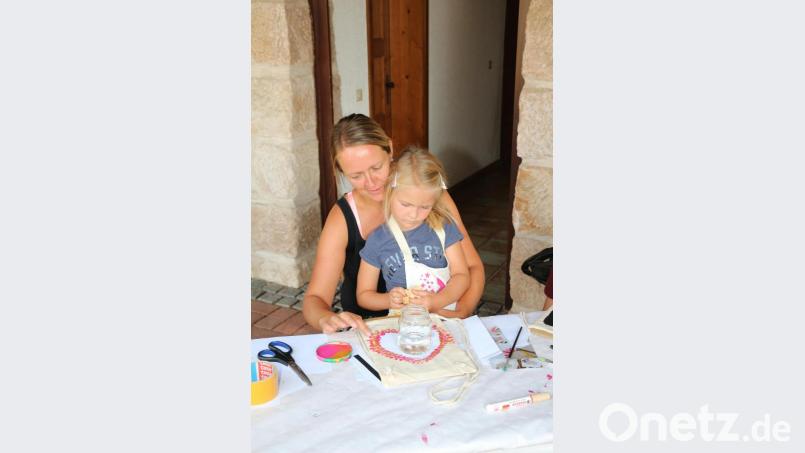 Manchmal war Mamas Hilfe noch willkommen. Bild: rpp