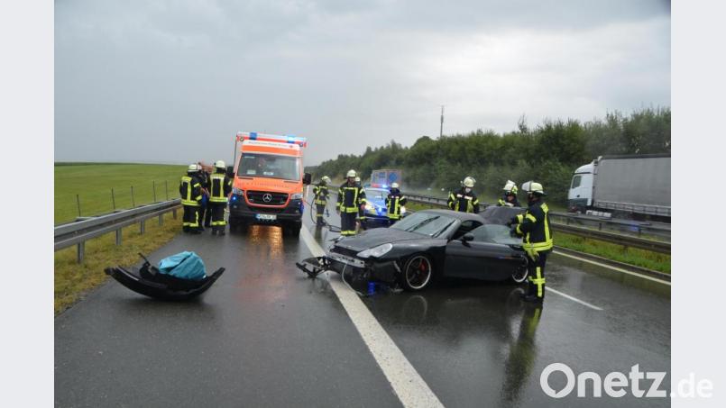 Auf der A 6 kam am Samstag ein Porsche-Fahrer ins´Schleudern. Das Auto hat nur mehr Schrottwert. Die Insassen blieben unverletzt. Bild: dob