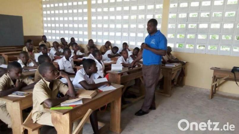 Unterricht in Malawi. In dem afrikanischen Land unterstützt die Projekthilfe Dr. Luppa schon seit vielen Jahren eine Schule. Bild: Ulrich Siebenbürger, Projekthilfe Dr. Luppa