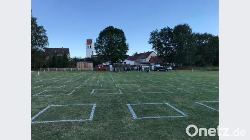 Wegen Corona: Allen Gästen wurde feste Plätze zugewiesen. Bild: Eva Gröninger