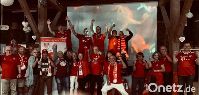Großer Jubel herrschte im Gutsstadel nach dem Schlusspfiff. Bild: hod