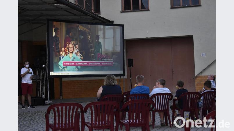 Fabian Gottschalk, JU-Vorsitzender eröffnet die Filmvorführung. Bild: sck