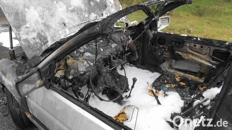 Das Auto des Landkreisbewohners brannte völlig aus und ist ein Totalschaden. Bild: nic
