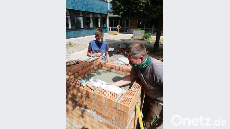 Die AG Garten- und Landschaftsbau hat einen Pizza- und Brotbackofen gebaut. Bild: ral