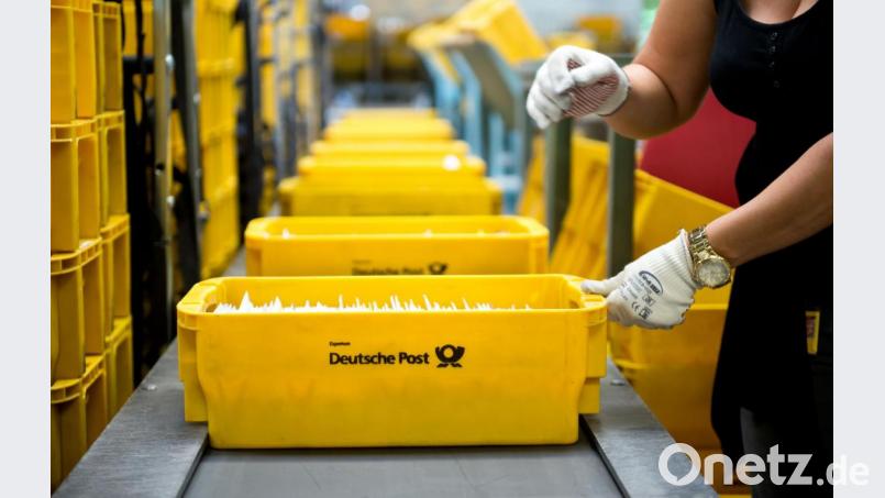 AZ-Leser haben sich bei uns gemeldet, nachdem wir über eine Amberger Familie berichtet hatten, die noch immer auf Kondolenzbriefe von Verwandten wartet. Auch sie hatten Probleme, um an ihre Post heranzukommen. Bild: Daniel Naupold/dpa