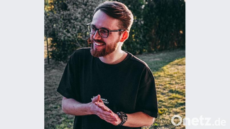 Deutsch-Rapper FEEL.ikx im Interview: "Die EP fängt härter an, nach den ersten vier Songs wird’s dann ruhiger." Bild: Merl/exb