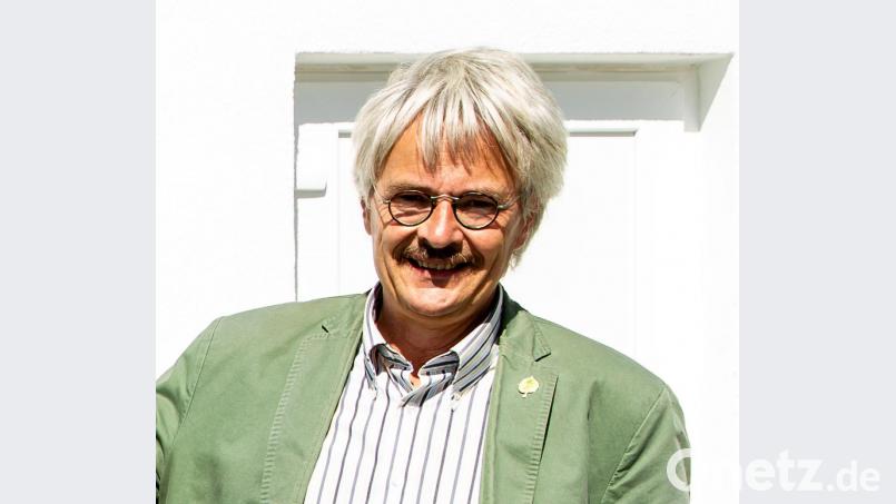 Richard Mergner, Landesvorsitzender des Bund Naturschutz, sieht in kleinen, regionalen Schlachthäusern eine wichtige Dienstleistung für Metzger und Direktvermarkter vor Ort. Bild: Hösamer