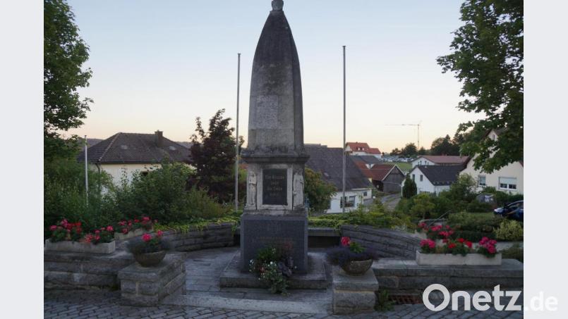 Im Jahr 2023 besteht das Kriegerdenkmal 100 Jahre. Zu diesem Jubiläum soll die gepflegte, aber doch in die Jahre gekommene Anlage saniert sein. Bild: wel