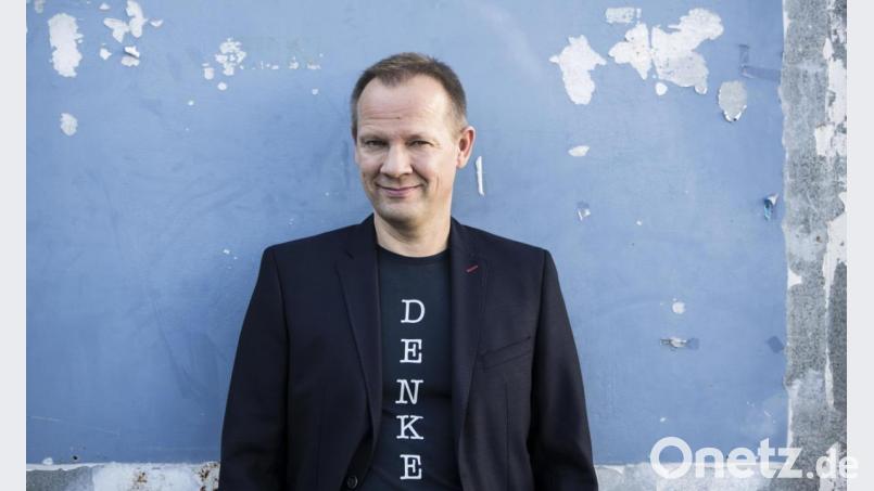 Der Kabarettist Thomas Schreckenberger bringt am 17. Oktober „Hirn für alle“ mit zur Futura. Bild: : Martina Bogdahn