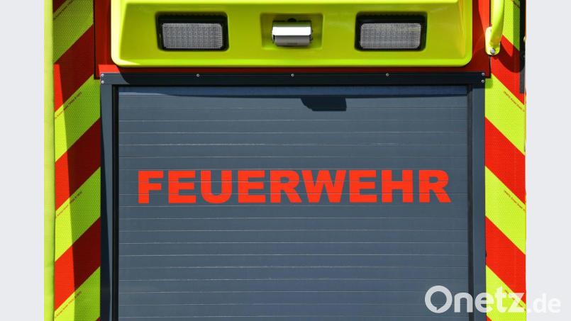 Großalarm für die Einsatzkräfte in Bayreuth: Eine Behindertenwerkstatt in Flammen. Symbolbild: Martin Schutt