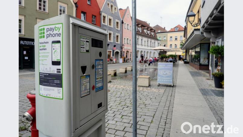 Einige Amberger Geschäfte und Betriebe verteilen zurzeit Parkgutscheine an ihre Kunden und Gäste. Bild: Fitzgerald