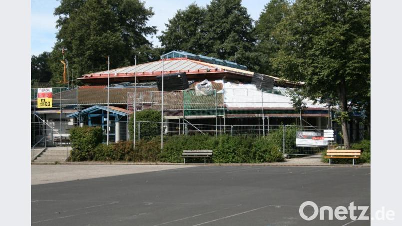 Eine umfassende Sanierung erhält die Steinwaldhalle in Friedenfels. Bild: roh