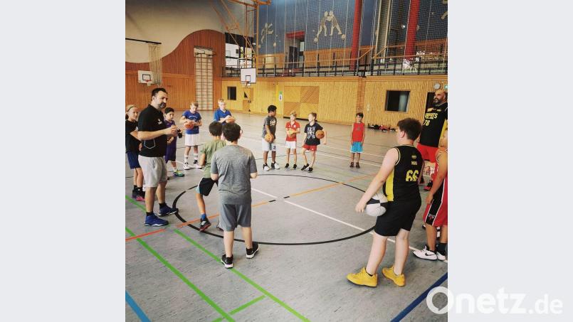 Beim BTO-Stützpunkttraining mit Leistungstrainer Gabi Ionescu – hier in der Amberger Trimax-Halle – entwickeln sich die Talente kontinuierlich. Bild: privat