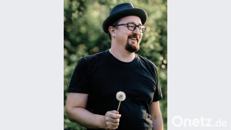 Mit Musikkabarettist Helmut A. Binser startet die Kulturwerkstatt in die neue Veranstaltungssaison. Bild: Nadine Lorenz