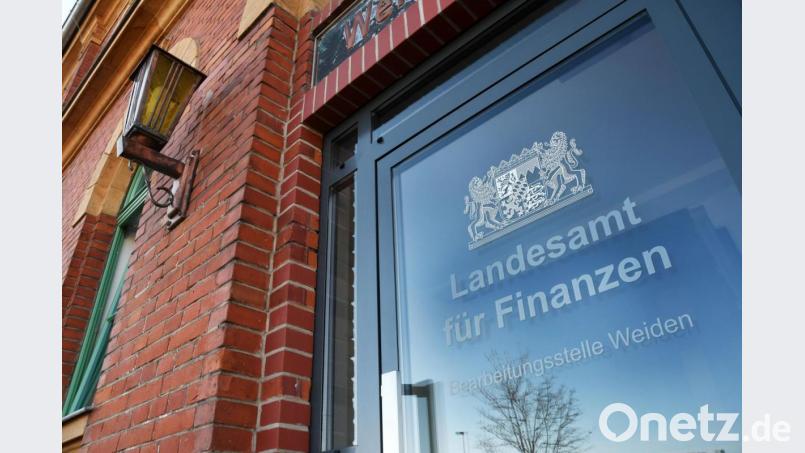 In einem ehemaligen AW-Gebäude Zur Centralwerkstätte kümmern sich Mitarbeiter des Landesamtes für Finanzen seit Jahren um die Abrechnung von Reisekosten. Demnächst bekommen sie Zuwachs: Die ersten Beschäftigten der neuen Dienststelle kommen vorläufig bei ihnen unter. Bild: Gabi Schönberger
