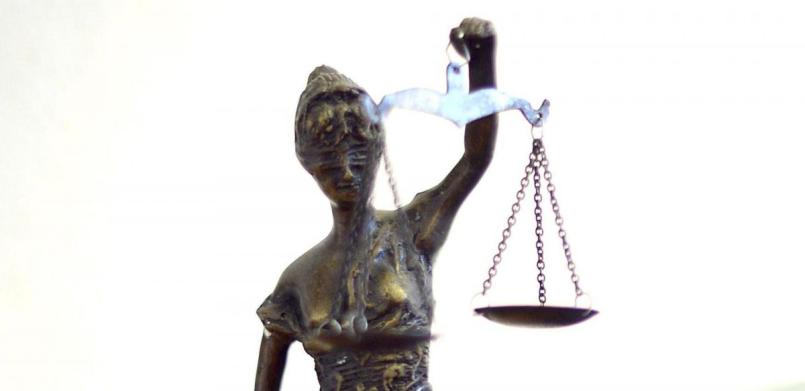 Ein 34-Jähriger wehrt sich in Weiden gegen ein Tirschenreuther Urteil. Symbolbild: Volker Hartmann/dpa