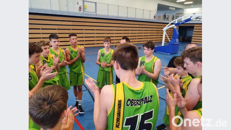 Allen Grund zum Jubeln haben die jungen Oberpfälzer nach ihrem Erfolg gegen Vilsbiburg Mit dem Sieg ziehen sie in die zweite Qualirunde zur JBBL ein. Bild: Stefan Merkl