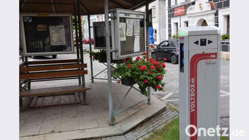 Wie überall sind auch in Hohenburg die Mitteilungskästen der Vereine bis auf ein paar allgemeine Informationen leer. Das kulturelle Leben der Vereine und damit auch der ganzen Gemeinde leidet unter den Auflagen. Von Kirchweihfesten über Konzerte bis zu Vereinsjubiläen – alles ist gecancelt. Bild: bö