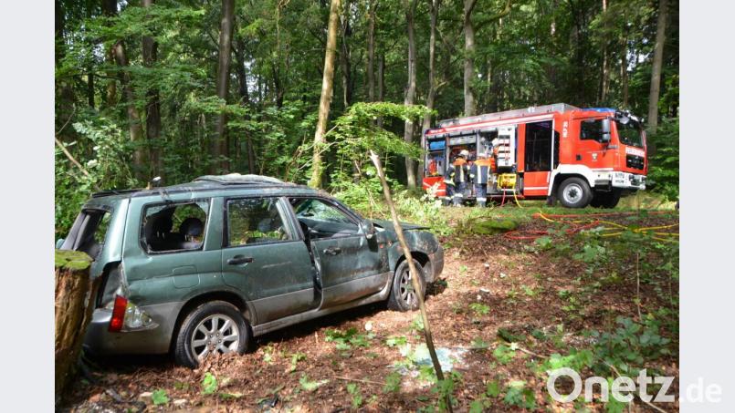Mit diesem Subaru verunglückte ein Tännesberger unweit seines Heimatorts tödlich. Für den Mann kam jede Hilfe zu spät. Bild: dob