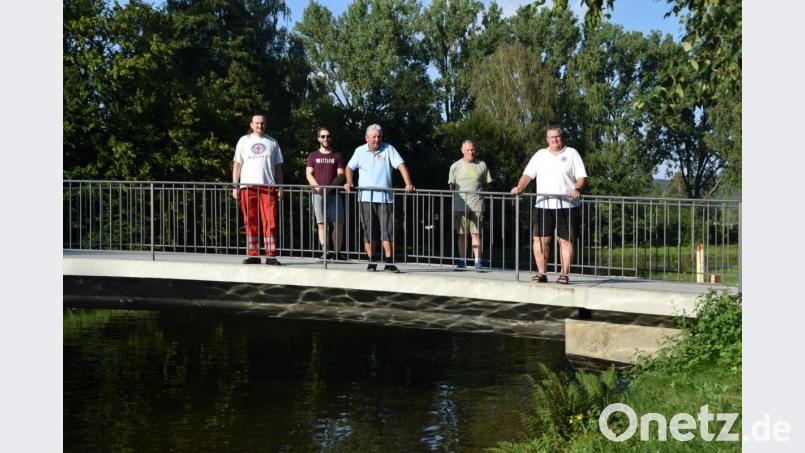 Auf der Brücke im Stadtbad planen (von links) Benjamin Hahn, Johannes Lang, Hans Forster, Andreas Baierl (beide Stadtbad-FV) und Roland Blaschke. Bild: hcz