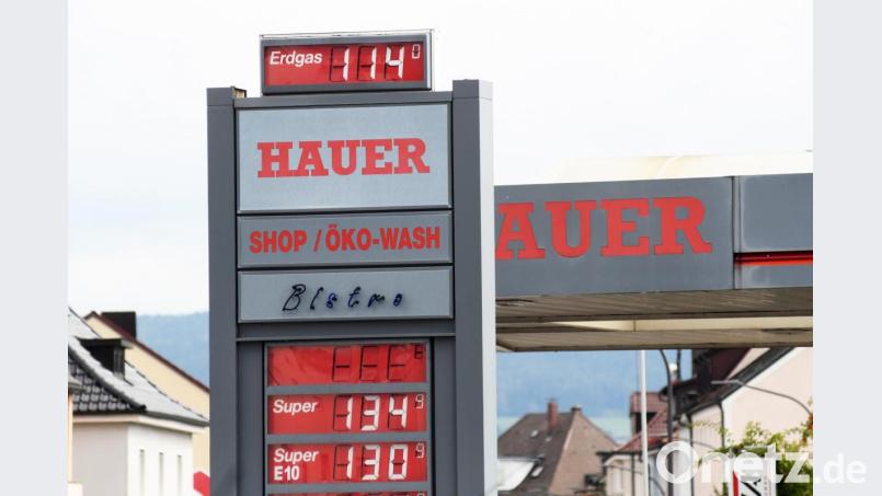 Die Stadtwerken haben nach Jahren erstmals den Preis an der einzigen Erdgastankstelle der Region um 3 Cent auf 1,14 Euro gesenkt. Bild: Gabi Schönberger