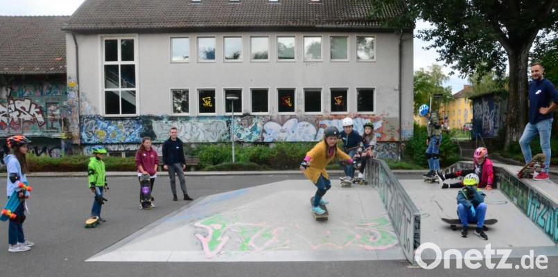 Nach knapp zwei Einführungsstunden waren die Kids so weit, dass sie sich alleine auf ihren Skateboards halten konnten. Bild: Kunz