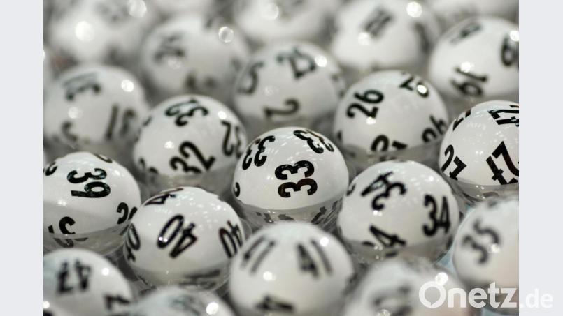 Eine Rentnerin aus Oberfranken hat im Lotto fast zehn Millionen Euro gewonnen. Bild: Fredrik von Erichsen/dpa