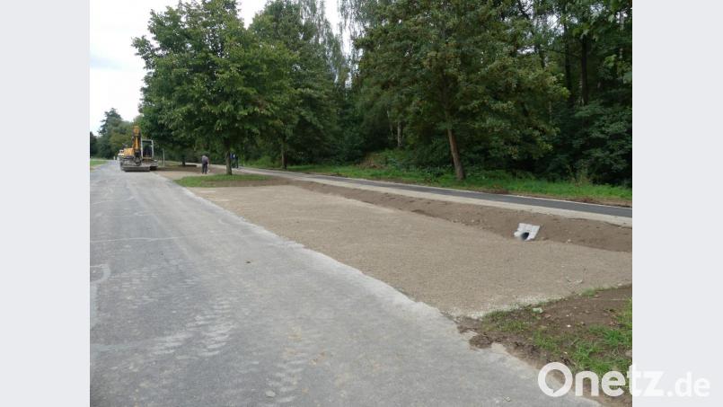 Die 1998 durch Schottermaterial vom Marienplatz geschaffenen Autostellplätze haben eine neue Befestigung erhalten. Bild: rn