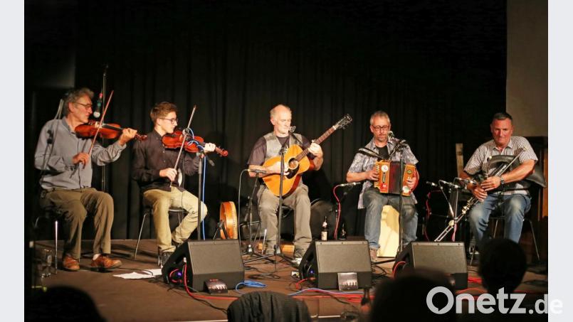 Die irische Band Na Ciotogi spielte im Seidel-Saal wunderschöne Weisen aus der Heimat der Musiker. Bild: Bernd Müller