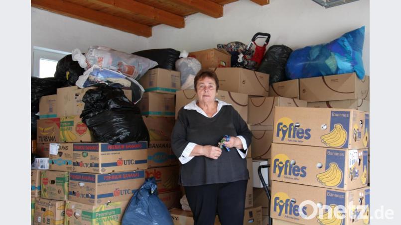 Wenn Not am Mann war, lagert Amanda Castillo-Schmidt die Kartons und Säcke mit den Sachspenden auch in ihrer Garage zwischen. Das tut sie nun noch bis zum Jahresende. Dann hört sie aus privaten Gründen auf. Bild: prh