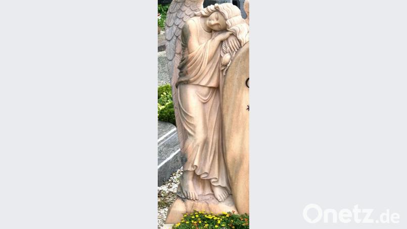 Auf Friedhöfen bewachen Engel die Gräber. 	Archivbild: Rainer Christoph Archivbild: cr
