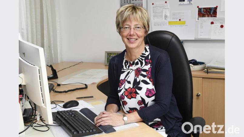 Beatrix Hilburger ist die Leiterin des Schulamts für die Stadt Amberg und den Landkreis Amberg-Sulzbach. Im Pressegespräch erzählt sie, was im neuen Schuljahr wichtig wird. Bild: Petra Hartl
