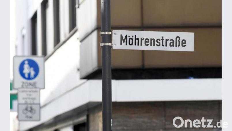 Unbekannte haben die Mohrenstraße umbenannt: in &quot;Möhrenstraße&quot;. Bild: Gabi Schönberger