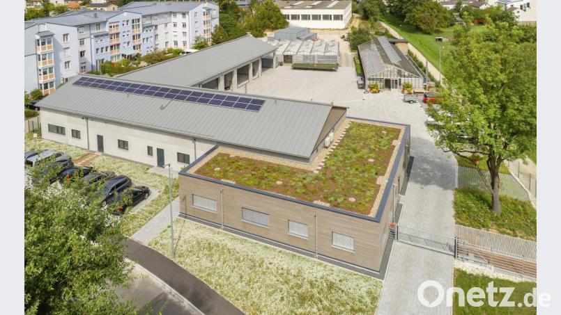 Das neugebaute Domizil der Sulzbach-Rosenberger Stadtgärtnerei am Erlheimer Weg ist nun auch offiziell für den Betrieb freigegeben. Bild: Thilo Hierstetter
