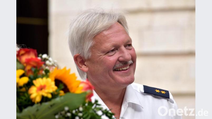Polizeioberrat Hans-Peter Kammerer verabschiedet sich nach 43 Dienstjahren bei der Bayerischen Polizei in den Ruhestand. Bild: Polizeipräsidium Oberbayern Nord