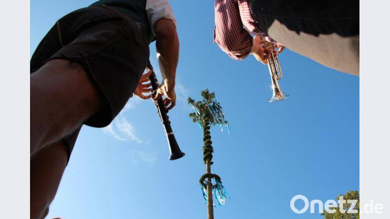 Prächtige Farbe, ungewöhnliche Perspektive: Das Bild von der Oberland-Kirwa 2019 könnte ein Kandidat für den Fotowettbewerb sein. Bild: gri