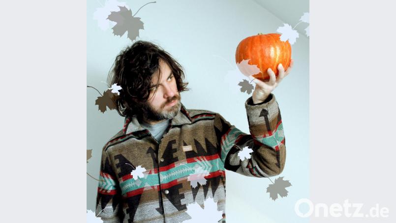 Gregor McEwan ist schon herbstlich gestimmt. Am 24. September eröffnet er die &quot;klein &amp; Kunst&quot;-Saison. Bild: Kati von Schwerin