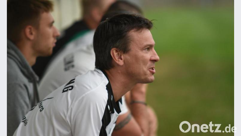 Christian Stadler bei der 2:4-Testspielniederlage vor drei Wochen bei der SpVgg SV Weiden: Am Donnerstag ist er als Trainer des Bayernligisten DJK Vilzing zurückgetreten. Bild: gb
