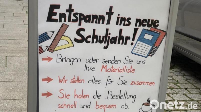 Einige Schreibwarenläden bieten die Möglichkeit, die Materialliste für Kunden abzuarbeiten. Diese müssen die Ware dann nur noch abholen und bezahlen. Bild: bal