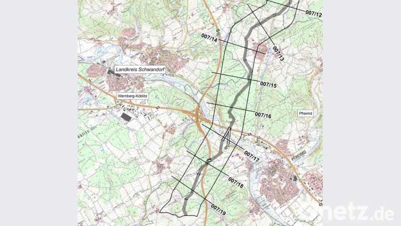 Zwischen den Streckenkilometern 007/14 und 007/16 liegt das Wassereinzugsgebiet der Stadt Pfreimd. Der Trassenverlauf (grau) soll hier weiter Richtung Autobahn A 6 nach links rücken. Zur Orientierung: Norden ist auf dieser Karte etwa Richtung linkes, oberes Eck. Bild: Tennet/exb