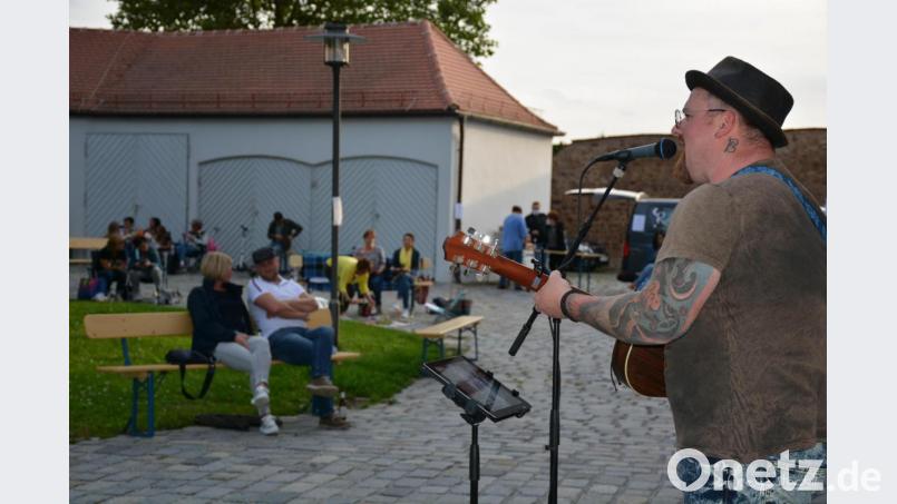 Musiker Ben Stone begeisterte sein Publikum mit Live-Musik. Bild: Freya Stoeckl