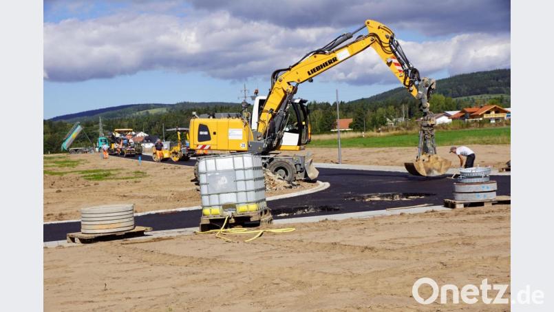 Asphaltierungsarbeiten Steinäcker, Immenreuth Bild: bkr