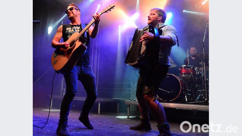 „Da Rocka &amp; Da Waitler“ rocken die Eventwiesn. Bild: Kunz