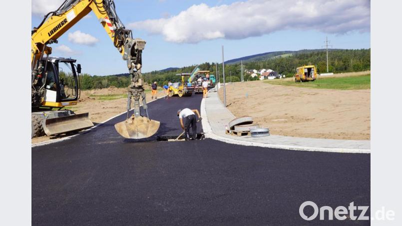 Asphaltierungsarbeiten Steinäcker, Immenreuth Bild: bkr