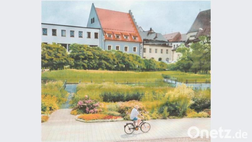 Kunstaktion auf dem Bürgerspitalgelände. IG-Mitglied Norbert Scharf hat seine Visionen für einen Kulturpark entwickelt. Bild: Achim Hüttner